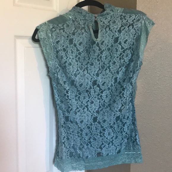 Light Blue Top 💙 - Picture 2 of 5